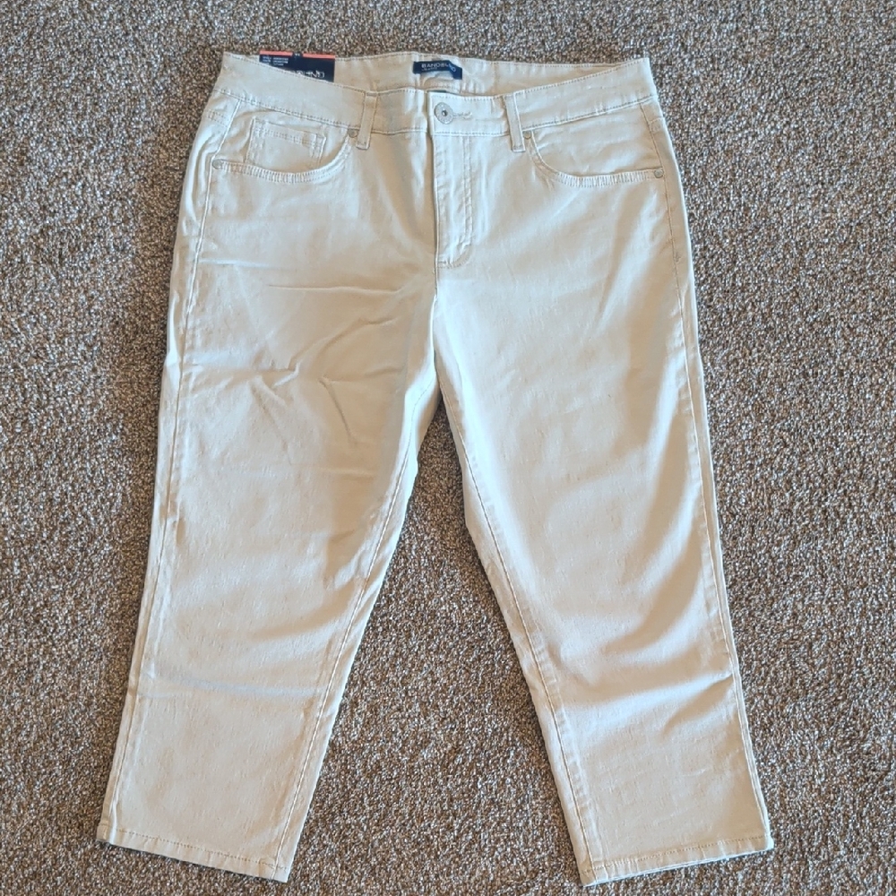 NWT Bandolino Beige Tatyana Slim Capri Pants - Size 14